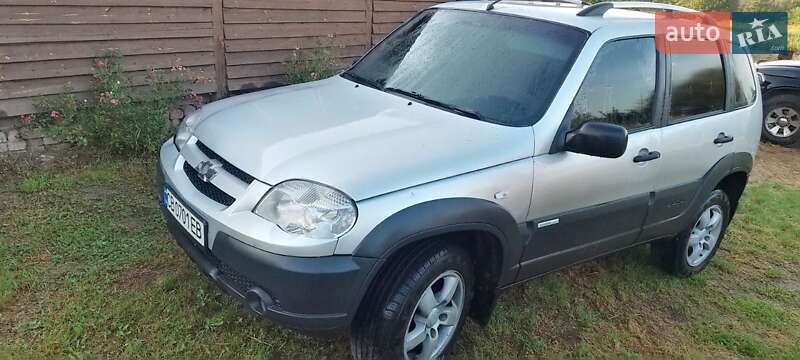Внедорожник / Кроссовер Chevrolet Niva 2011 в Чернигове фото 3 Внедорожник / Кроссовер Chevrolet Niva 2011 в Чернигове