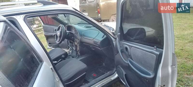 Внедорожник / Кроссовер Chevrolet Niva 2011 в Чернигове фото 12 Внедорожник / Кроссовер Chevrolet Niva 2011 в Чернигове