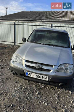 Позашляховик / Кросовер Chevrolet Niva 2016 в Павлограді