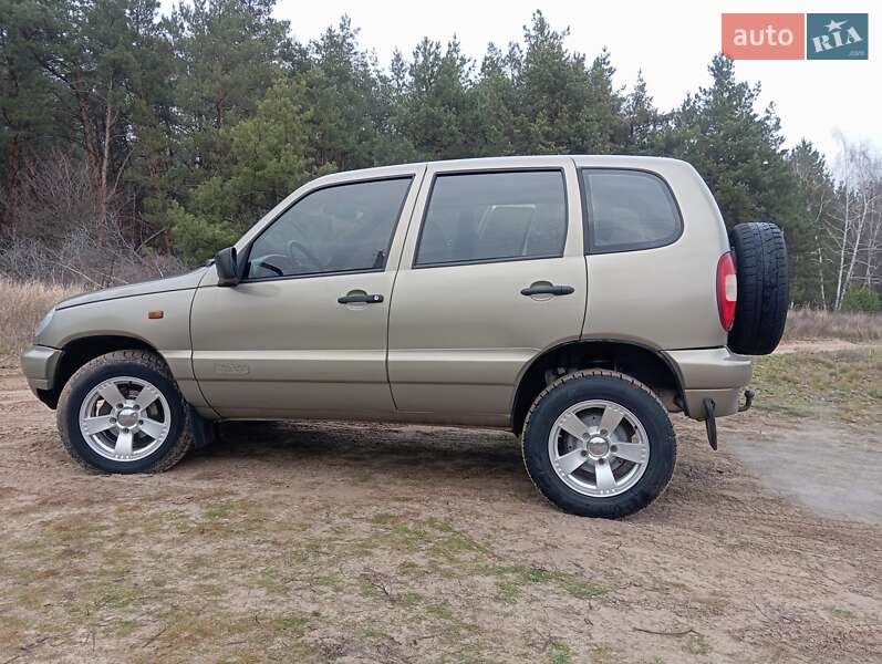 Chevrolet Niva 2005