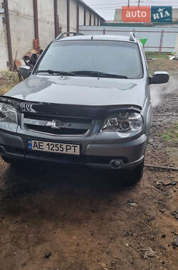 Позашляховик / Кросовер Chevrolet Niva 2010 в Новомосковську
