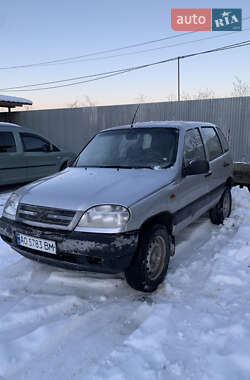 Внедорожник / Кроссовер Chevrolet Niva 2005 в Иршаве