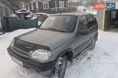 Внедорожник / Кроссовер Chevrolet Niva 2004 в Хмельницком