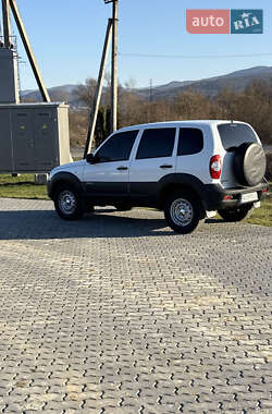 Позашляховик / Кросовер Chevrolet Niva 2018 в Сваляві