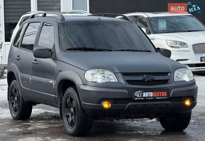 Внедорожник / Кроссовер Chevrolet Niva 2010 в Харькове