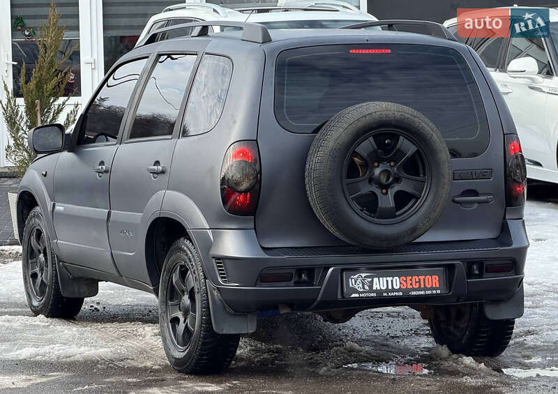Внедорожник / Кроссовер Chevrolet Niva 2010 в Харькове