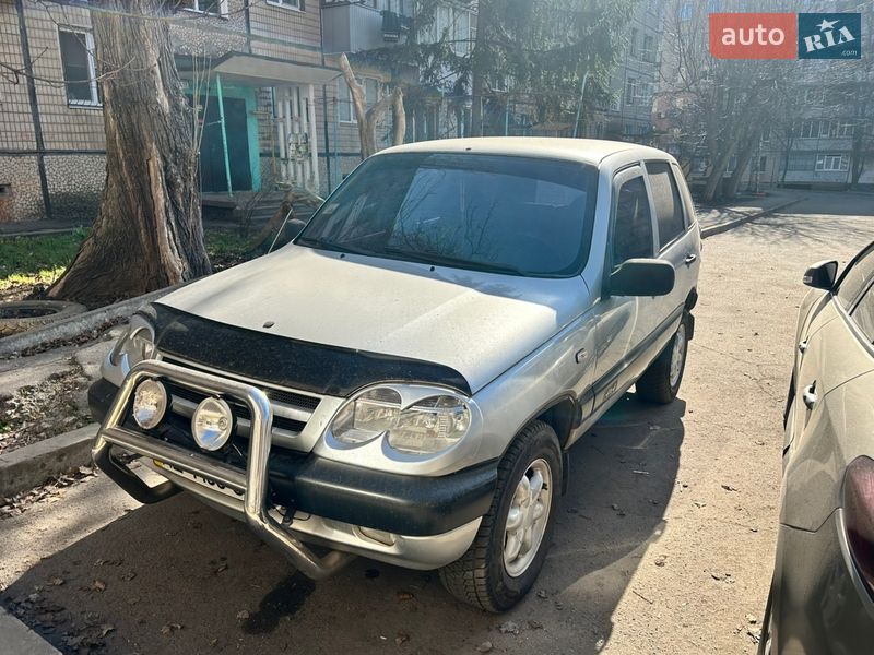 Chevrolet Niva 2004