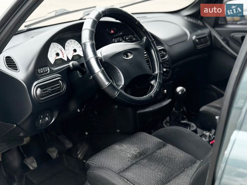 Внедорожник / Кроссовер Chevrolet Niva 2006 в Каменском фото 8 Внедорожник / Кроссовер Chevrolet Niva 2006 в Каменском