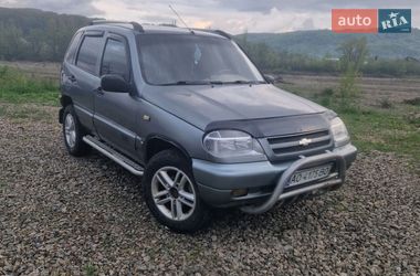 Позашляховик / Кросовер Chevrolet Niva 2005 в Тячеві