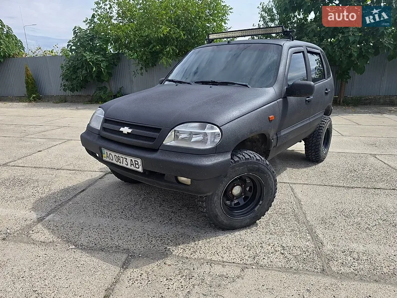 Chevrolet Niva 2005