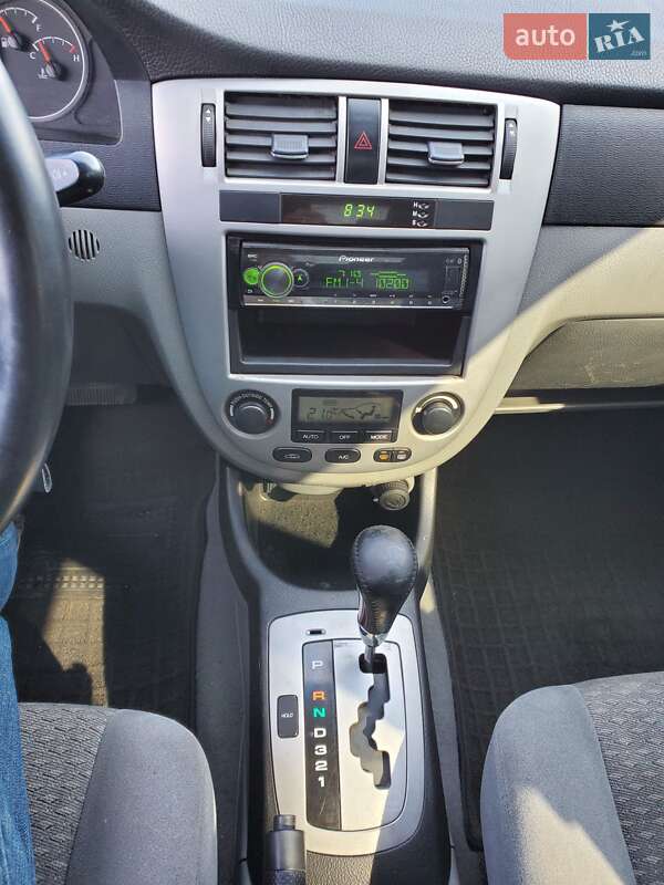 Седан Chevrolet Nubira 2004 в Днепре