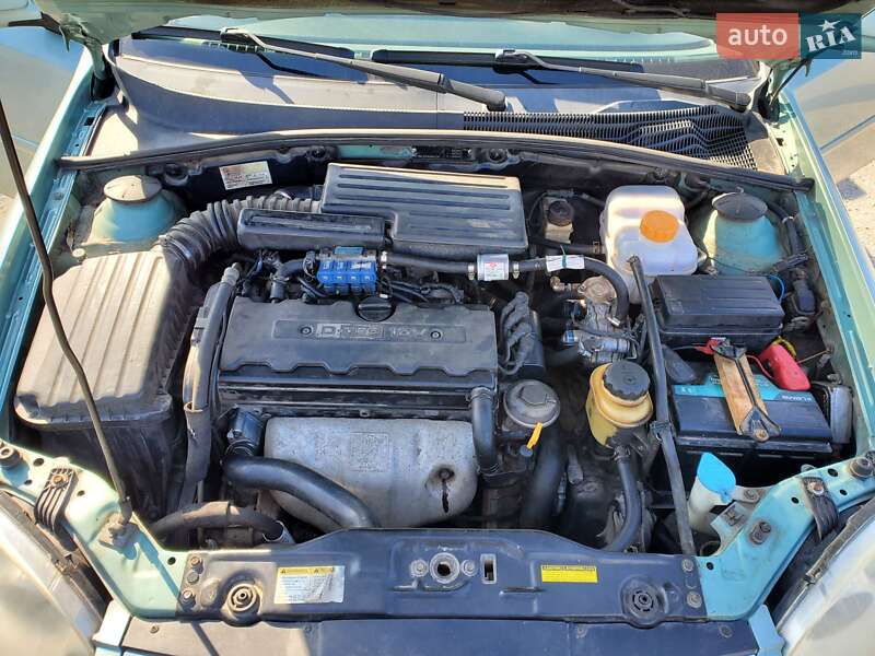 Седан Chevrolet Nubira 2004 в Днепре