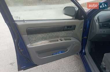 Седан Chevrolet Nubira 2004 в Новояворовске