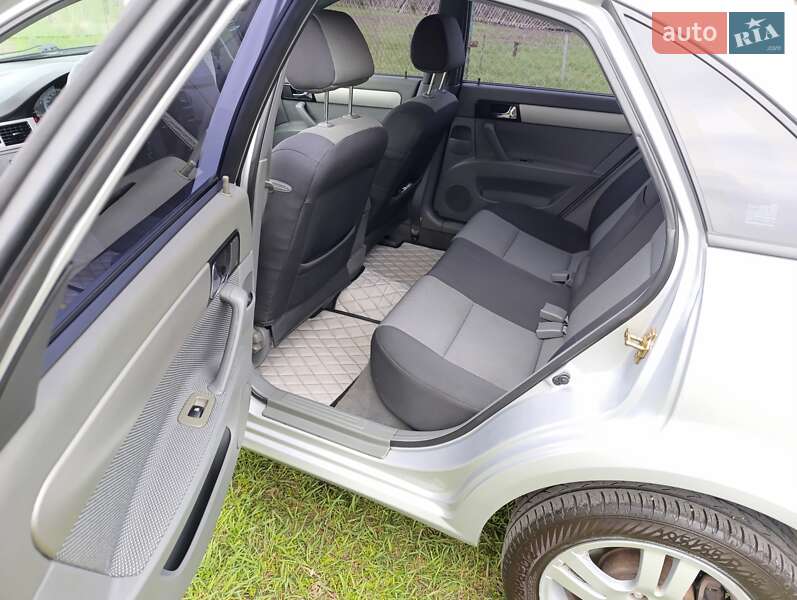 Седан Chevrolet Nubira 2006 в Кривом Роге