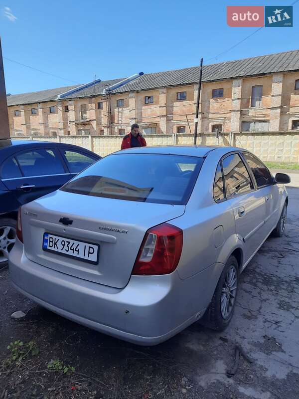Седан Chevrolet Nubira 2004 в Ровно