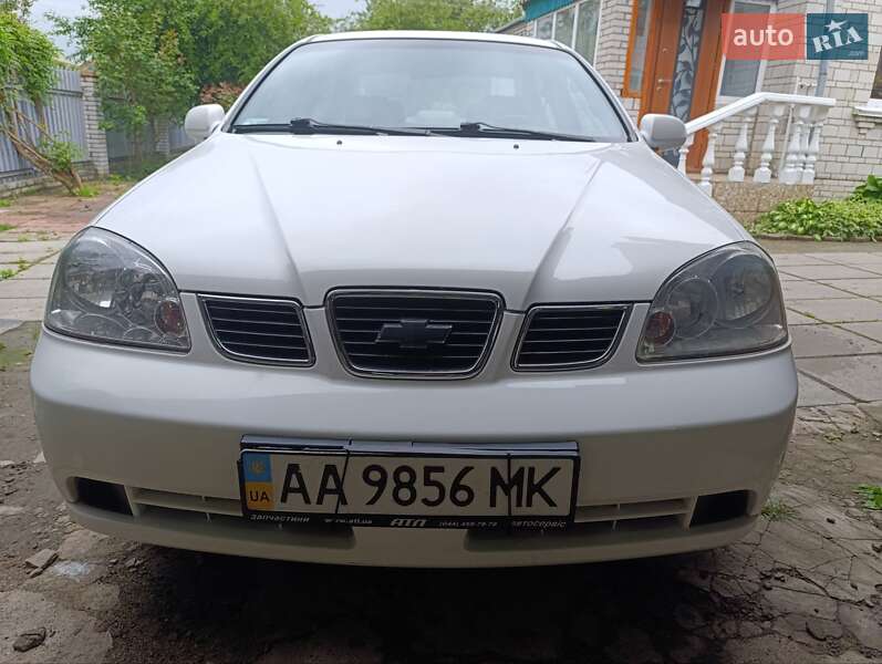Седан Chevrolet Nubira 2004 в 