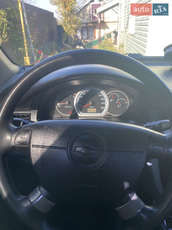 Седан Chevrolet Nubira 2004 в Жашківу