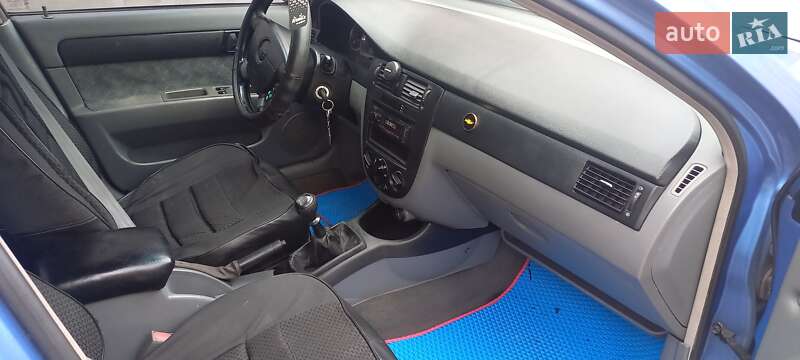 Седан Chevrolet Nubira 2004 в Лубнах