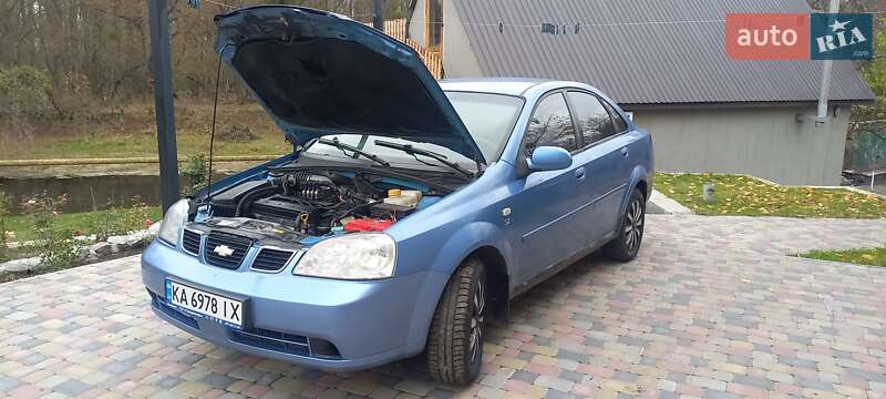 Седан Chevrolet Nubira 2004 в Лубнах