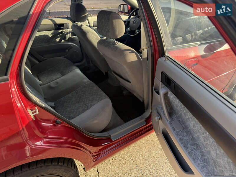 Седан Chevrolet Nubira 2004 в Черкасах фото 21 Седан Chevrolet Nubira 2004 в Черкасах