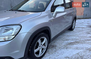 Минивэн Chevrolet Orlando 2010 в 