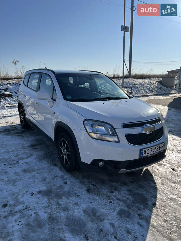Минивэн Chevrolet Orlando 2012 в 