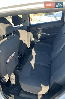 Минивэн Chevrolet Orlando 2012 в 