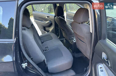 Минивэн Chevrolet Orlando 2011 в 