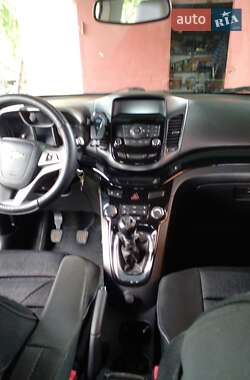 Мінівен Chevrolet Orlando 2011 в 