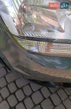 Минивэн Chevrolet Orlando 2010 в 
