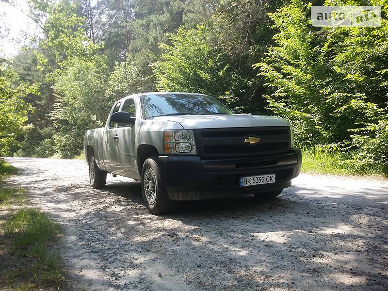 Пікап Chevrolet Silverado 2010 в Дубні