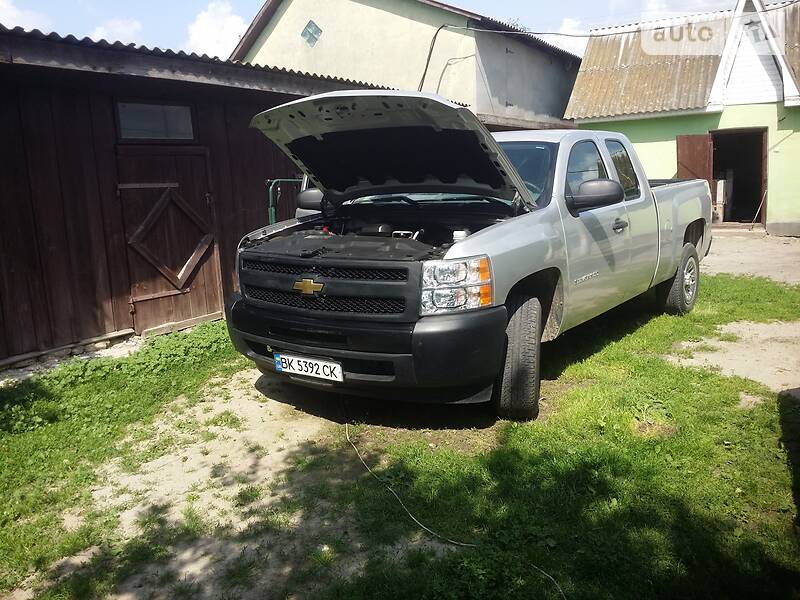 Пікап Chevrolet Silverado 2010 в Дубні