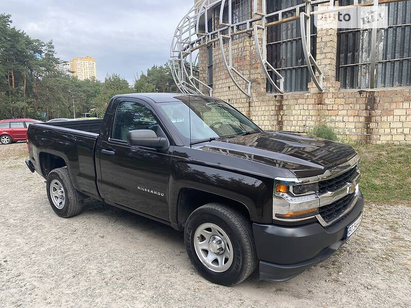 Пикап Chevrolet Silverado 2018 в Киеве