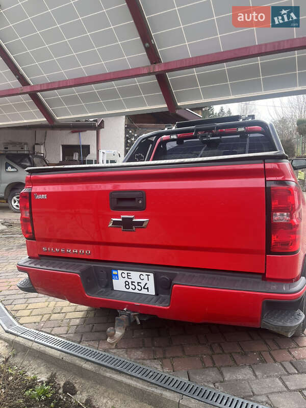 Пикап Chevrolet Silverado 2016 в Путиле