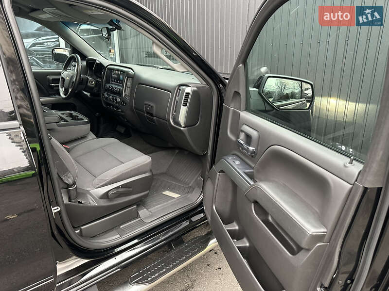 Пикап Chevrolet Silverado 2018 в Киеве