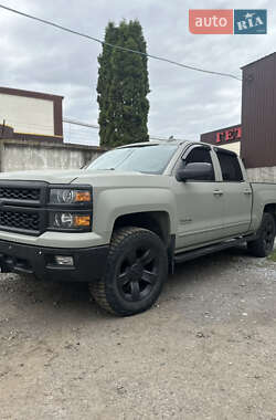 Пикап Chevrolet Silverado 2015 в 