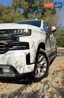 Пикап Chevrolet Silverado 2021 в 