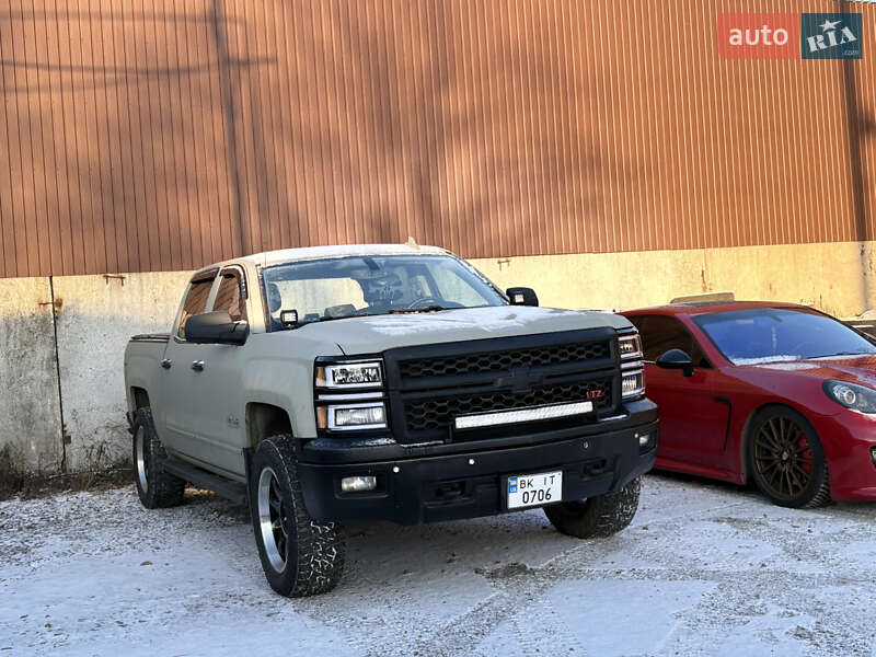 Пикап Chevrolet Silverado 2015 в Ровно