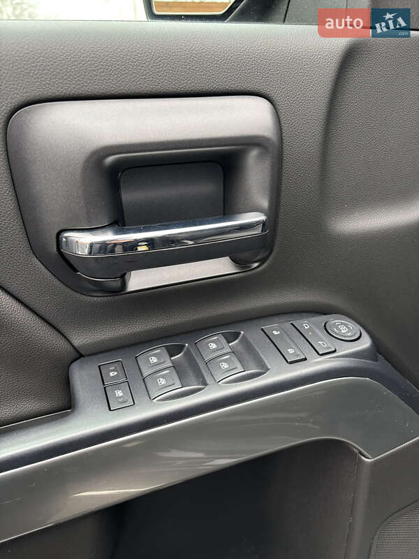 Пикап Chevrolet Silverado 2018 в Киеве фото 28 Пикап Chevrolet Silverado 2018 в Киеве