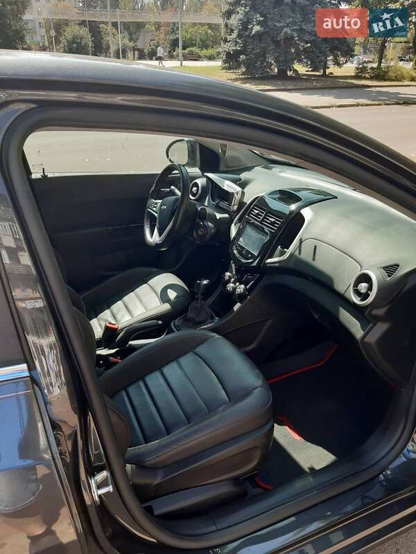 Хетчбек Chevrolet Sonic 2015 в Кривому Розі