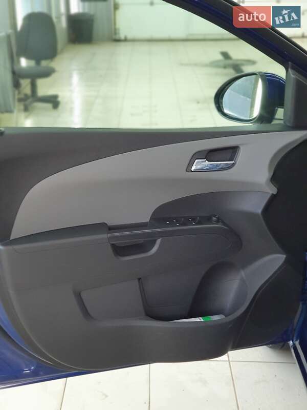 Хэтчбек Chevrolet Sonic 2013 в Днепре фото 12 Хэтчбек Chevrolet Sonic 2013 в Днепре
