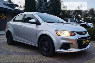 Седан Chevrolet Sonic 2017 в Львове