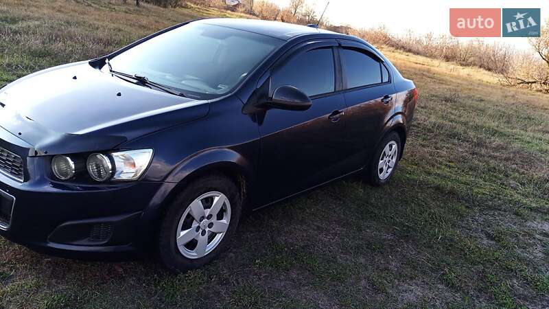 Седан Chevrolet Sonic 2015 в Києві фото 4 Седан Chevrolet Sonic 2015 в Києві