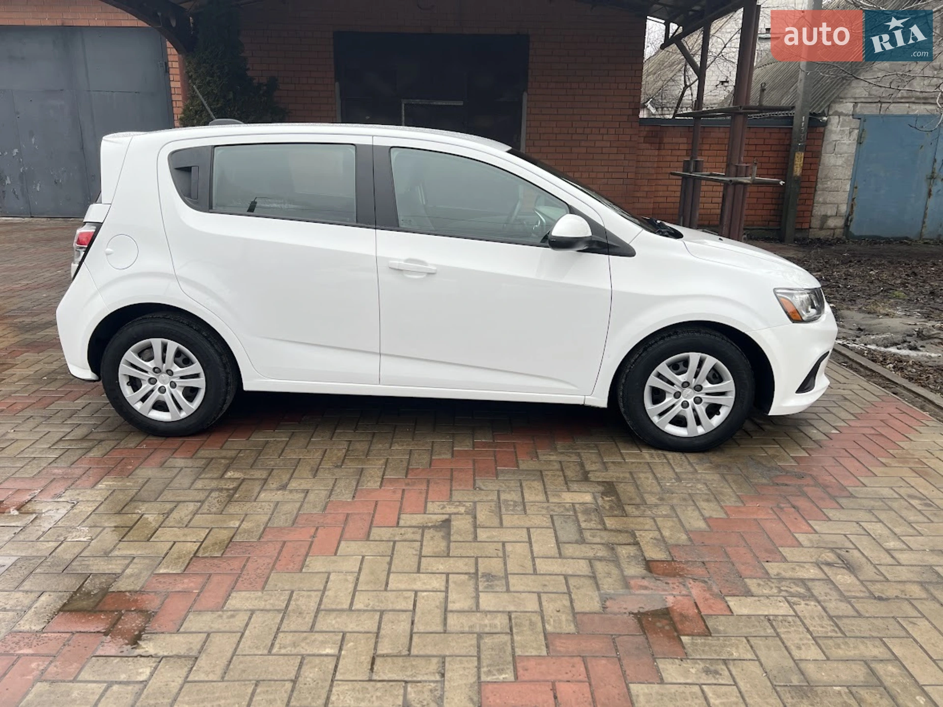 2017 Chevrolet Sonic - мініатюра 4