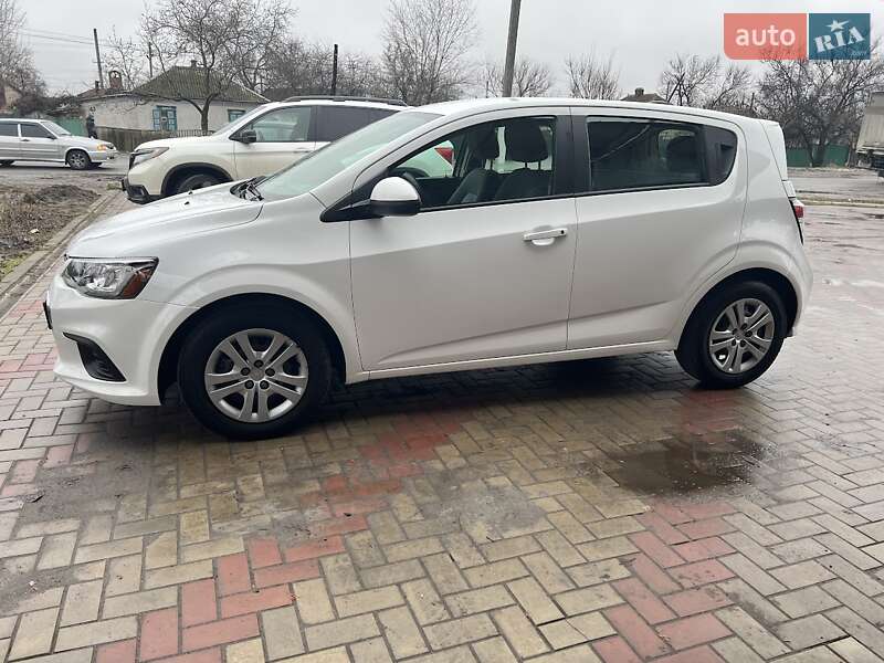 Хэтчбек Chevrolet Sonic 2017 в Днепре