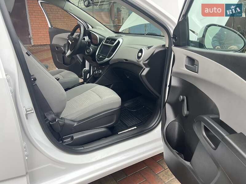Хэтчбек Chevrolet Sonic 2017 в Днепре