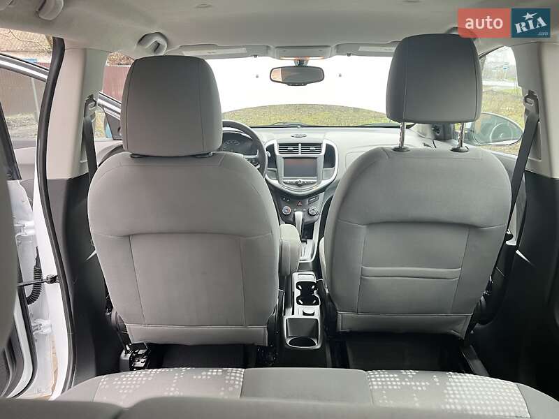 Хэтчбек Chevrolet Sonic 2017 в Днепре