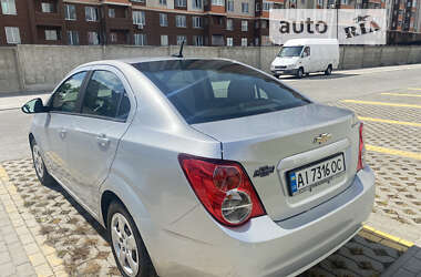 Седан Chevrolet Sonic 2013 в Киеве