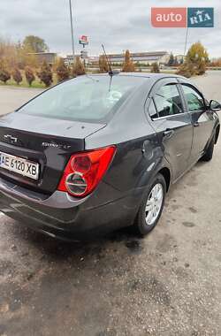 Седан Chevrolet Sonic 2015 в Дніпрі