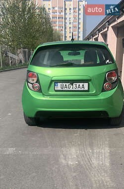 Хетчбек Chevrolet Sonic 2014 в 